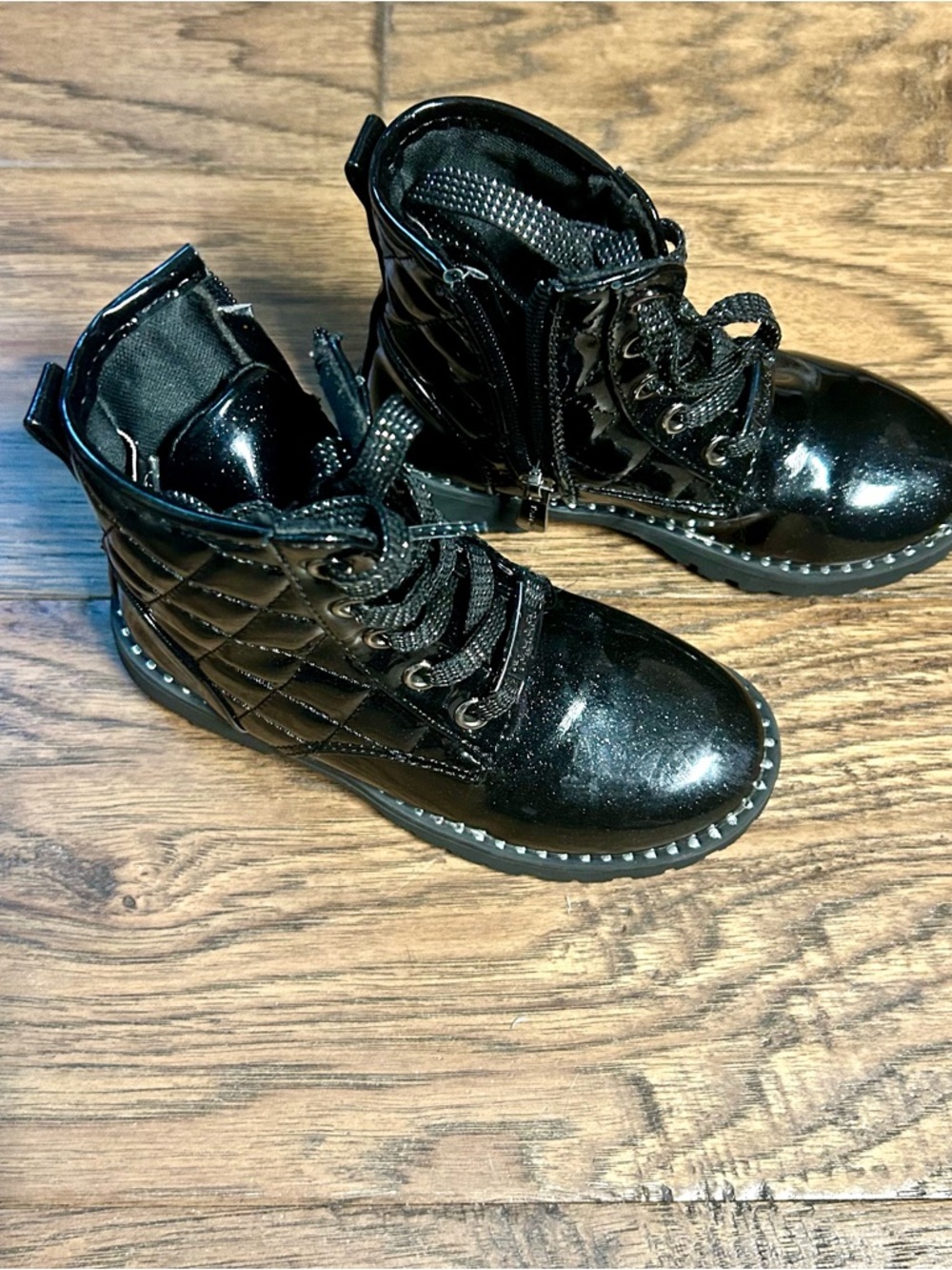 Tahari Kids Black Patent Quilted Lace-Up Boots size 9